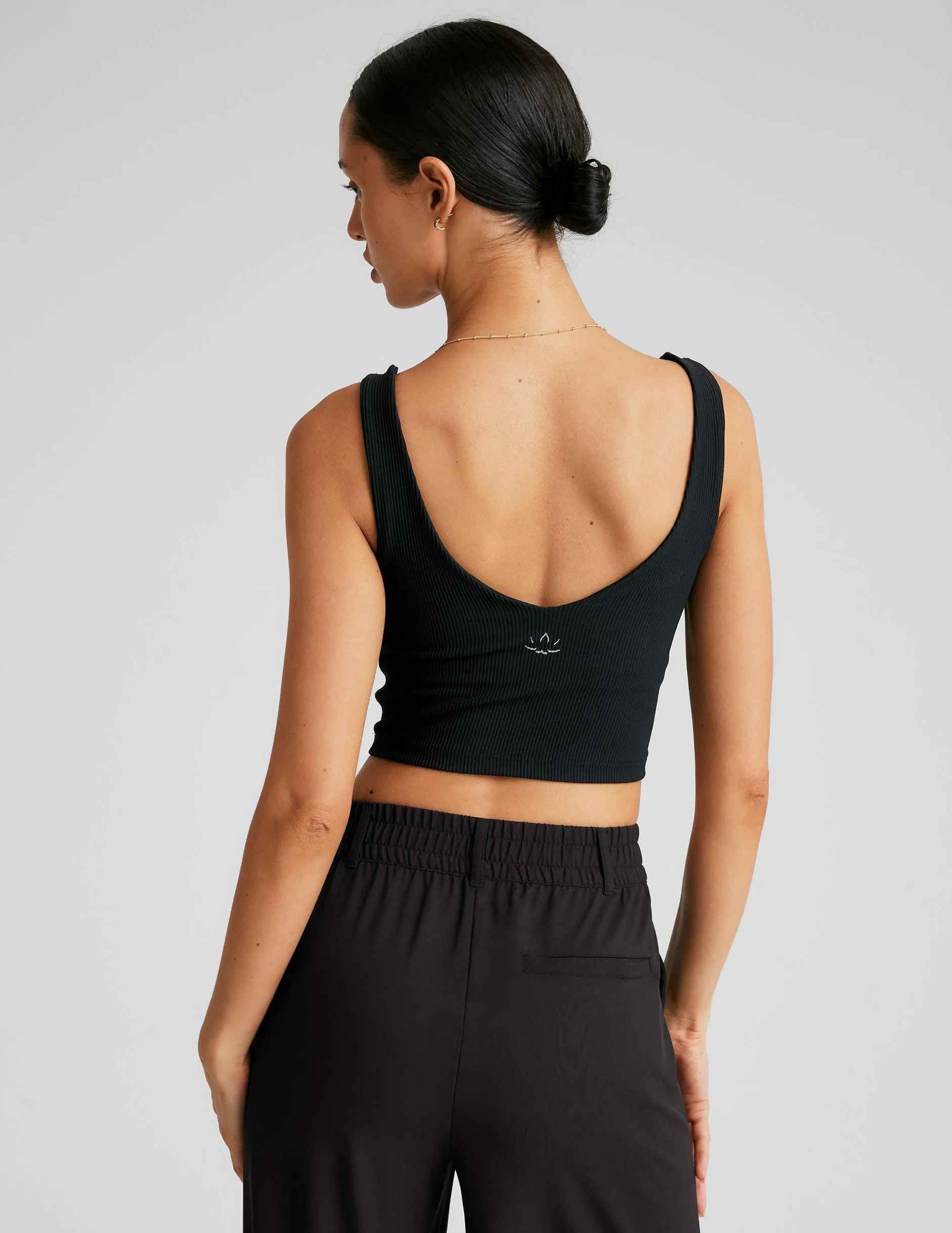 Cross Back Closure Impulse Ribbed Cropped Tank