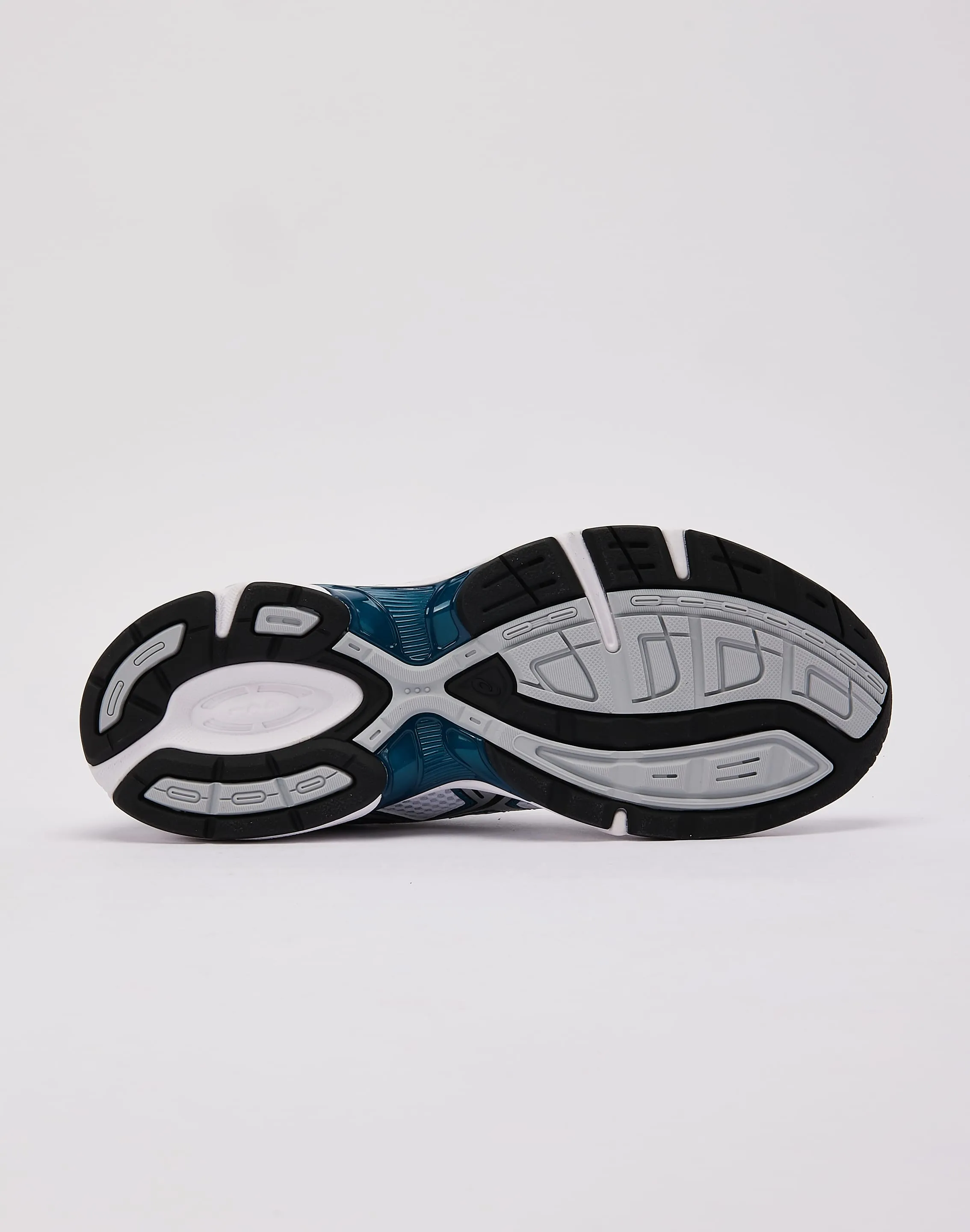 running in a forest Torsion Control Frame Asics GEL-1130