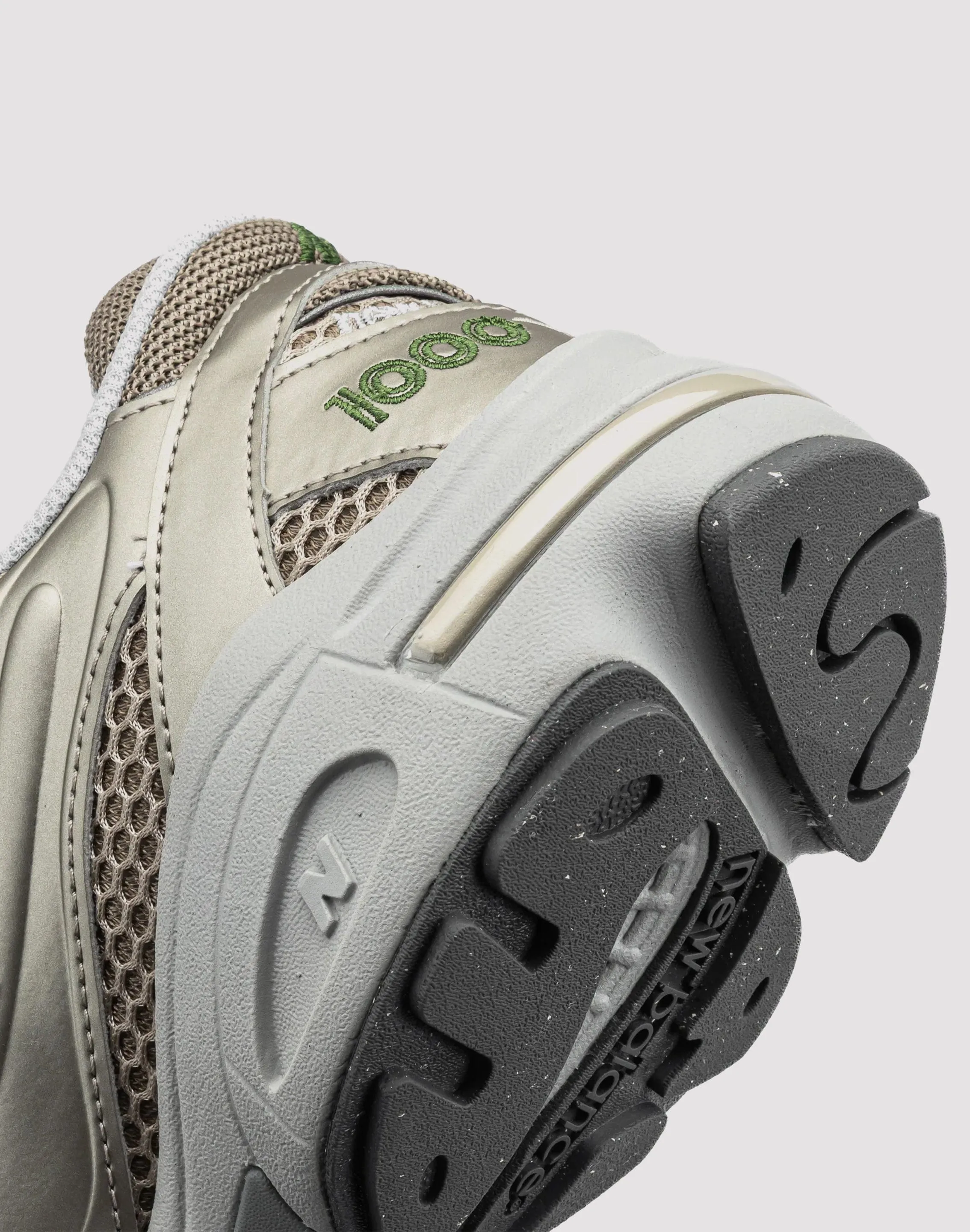 New Balance 1000 UV - protection - factor - effectiveness shoes running sneakers