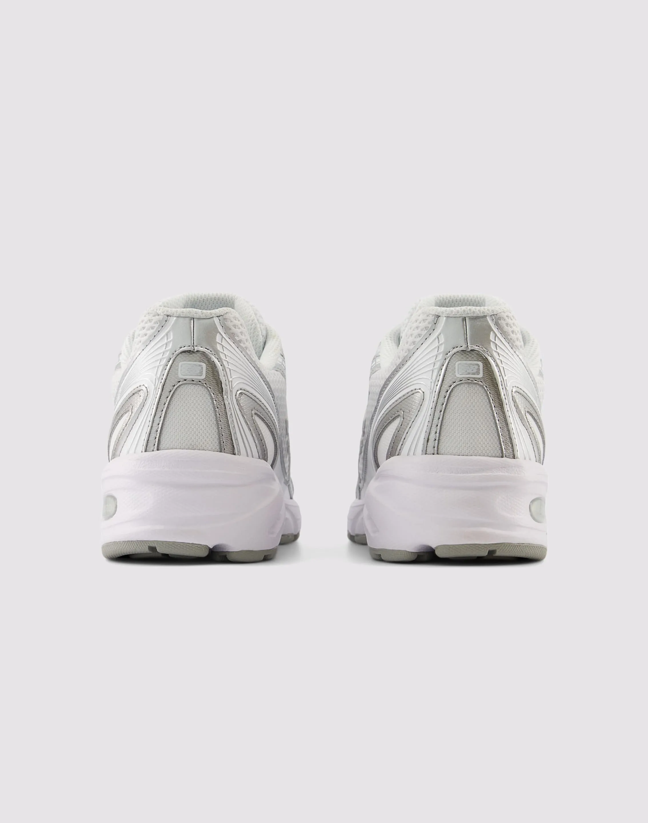 exercise shoes New Balance 740