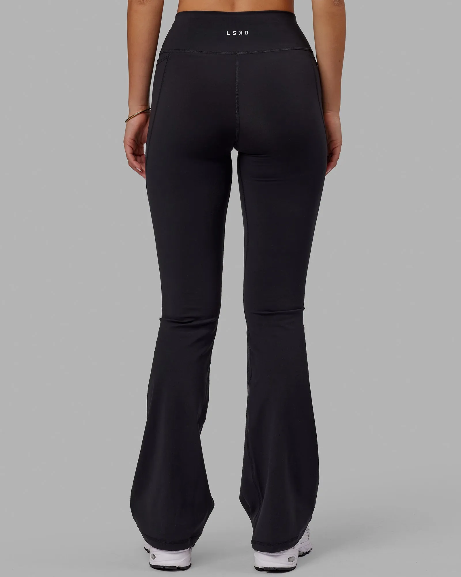 Soft Touch Fitness Training Dry Layer Fusion Ultra High-Rise Flared Legging Pockets - Black