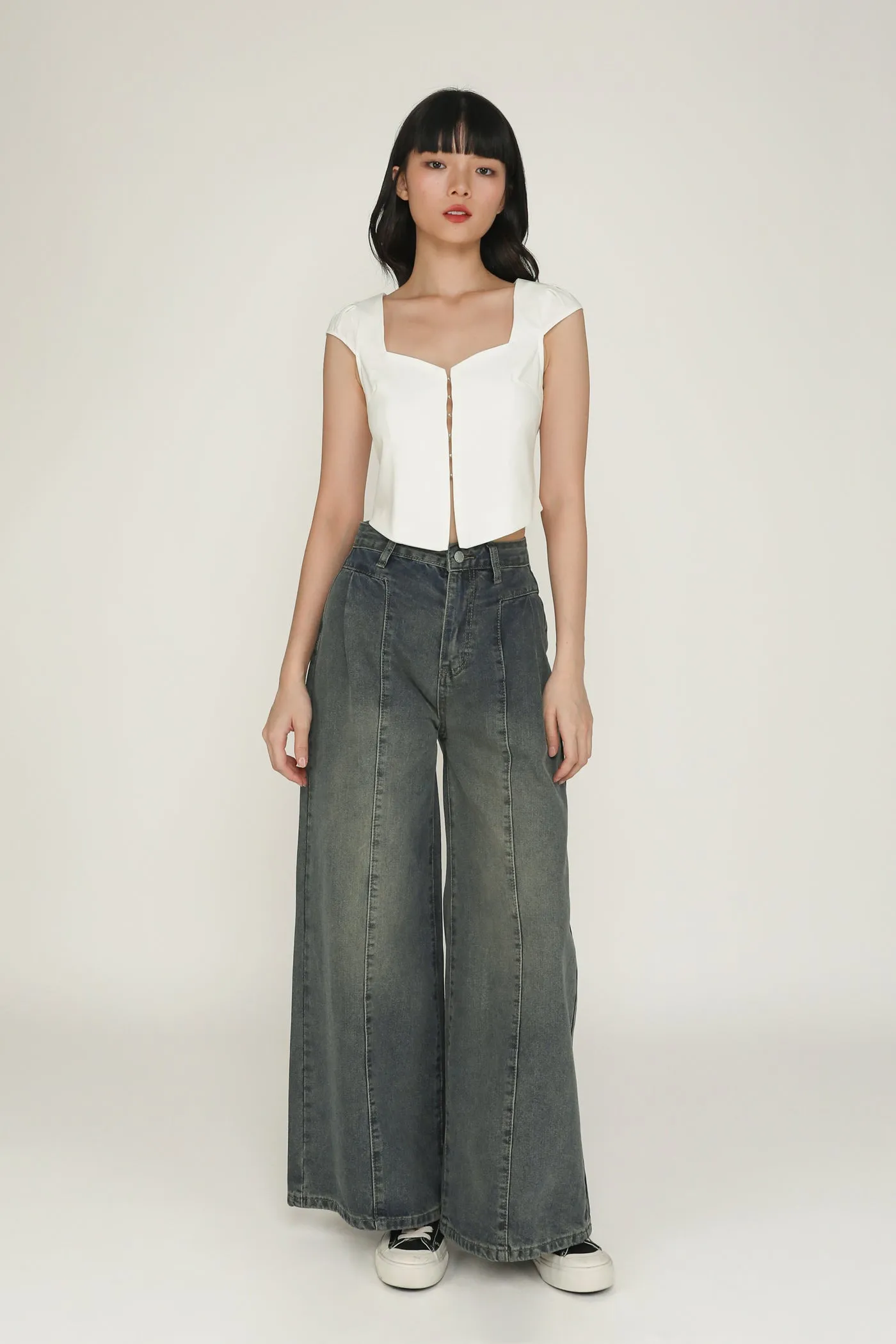 Petite Bryton Wide Leg Denim Jeans Basic Style Neutral Look