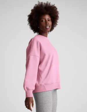 LuxeFleece Oversized Sweatshirt Travel Wear Cold Weather Look