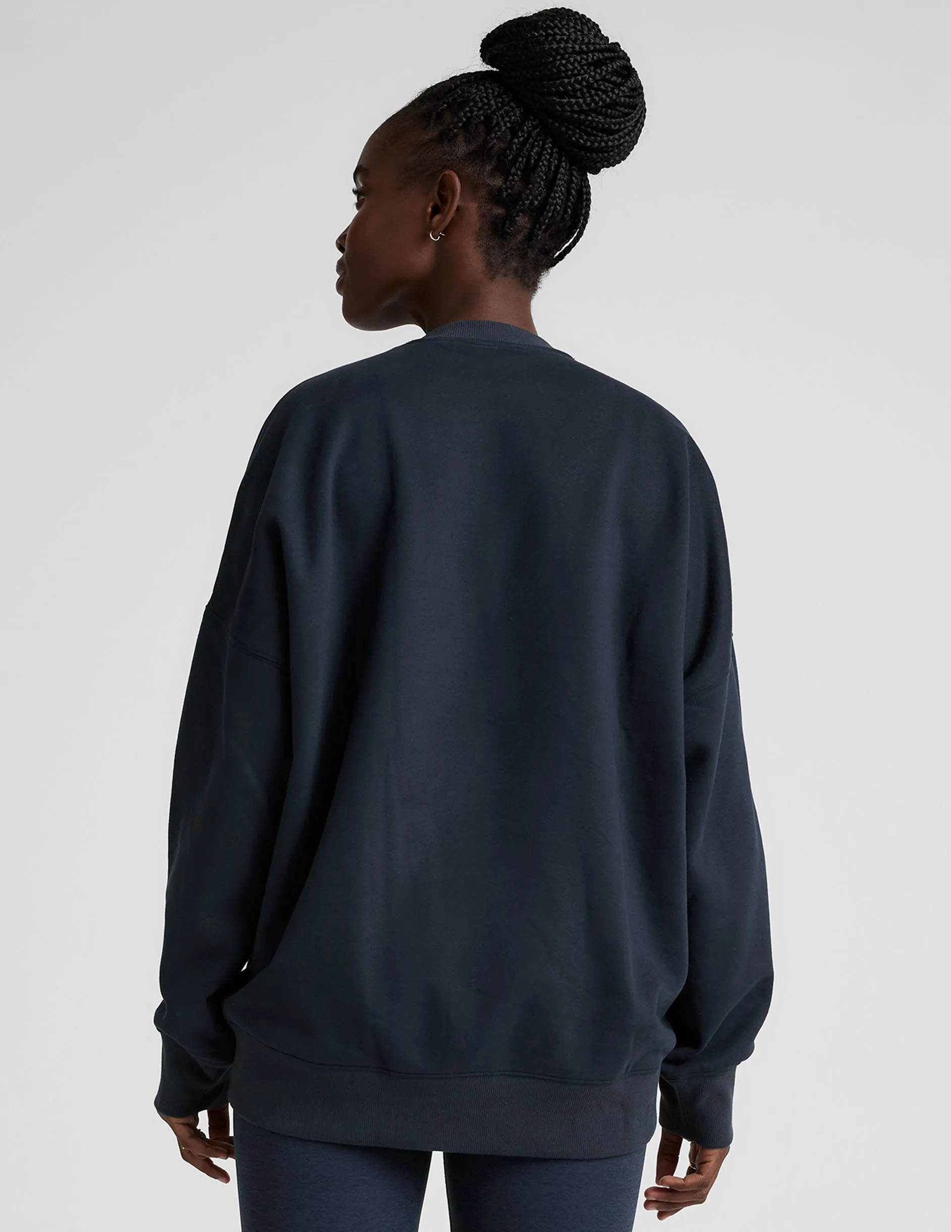 LuxeFleece Oversized Sweatshirt Timeless Look Trendy Fashion