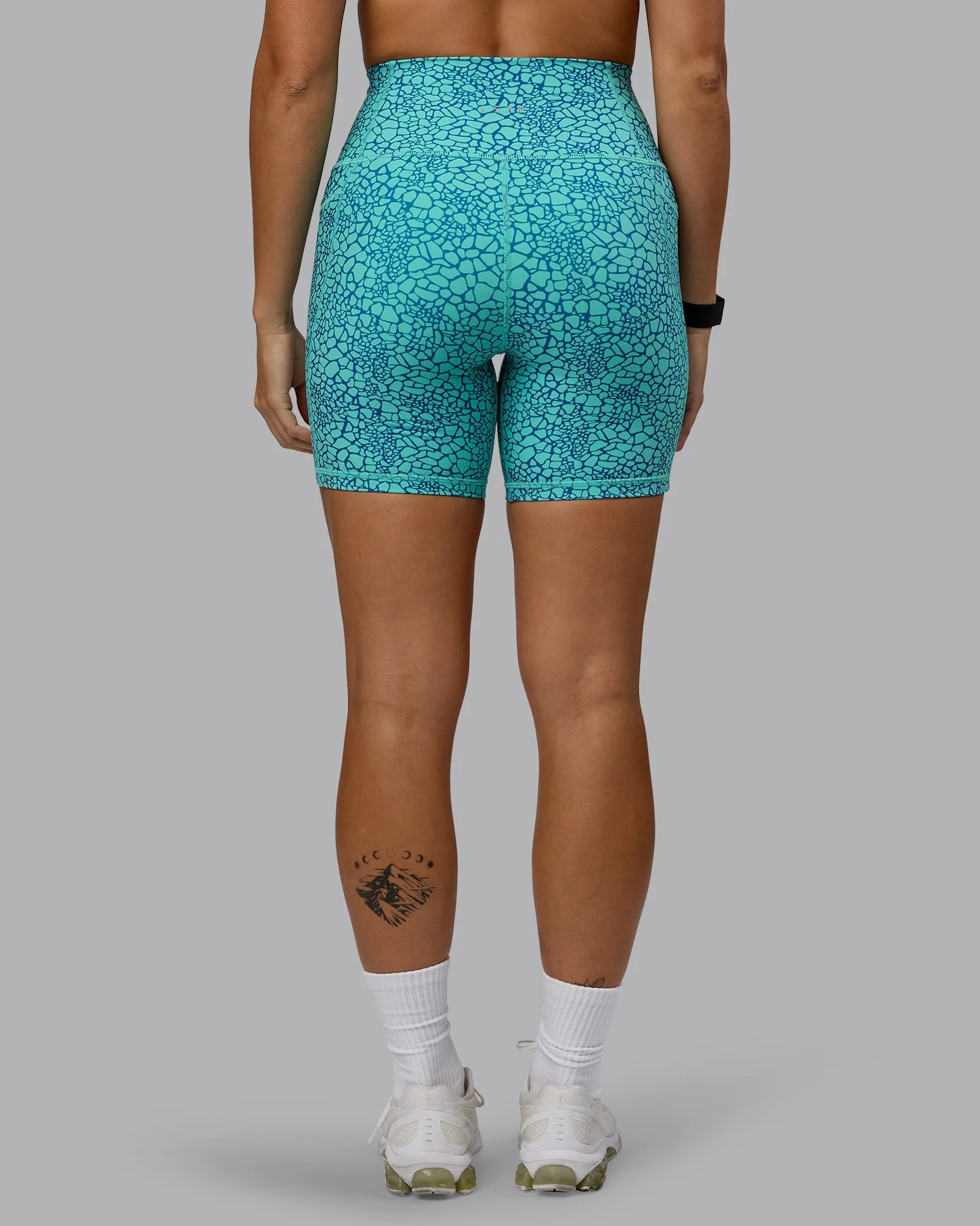 Fusion Ultra High-Rise 6" Short Pockets - Aquatic Awe Vitality Print tall sizing