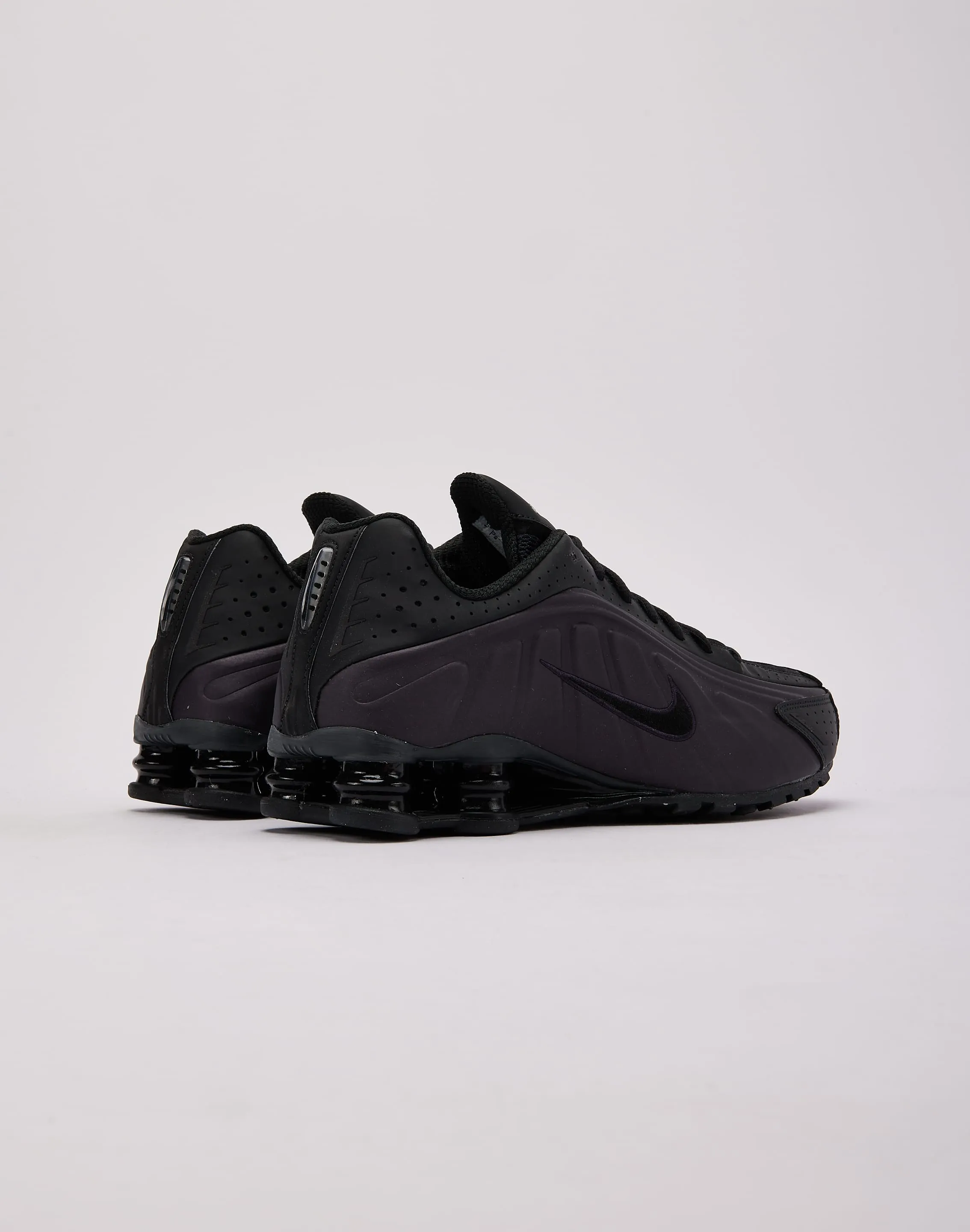 Nike Shox R4 traditional shoes