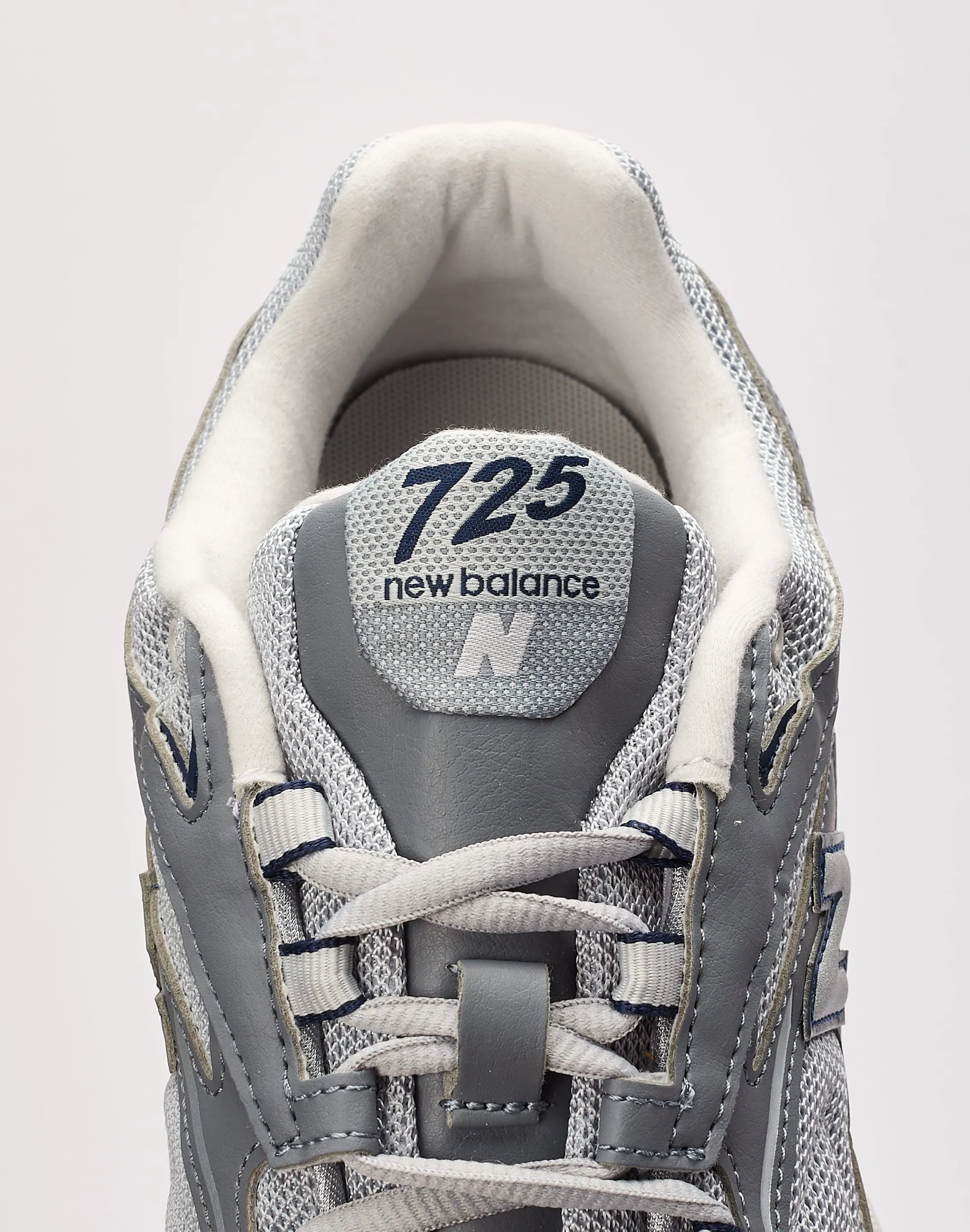 logo - rhinestoned shoes New Balance 725v1