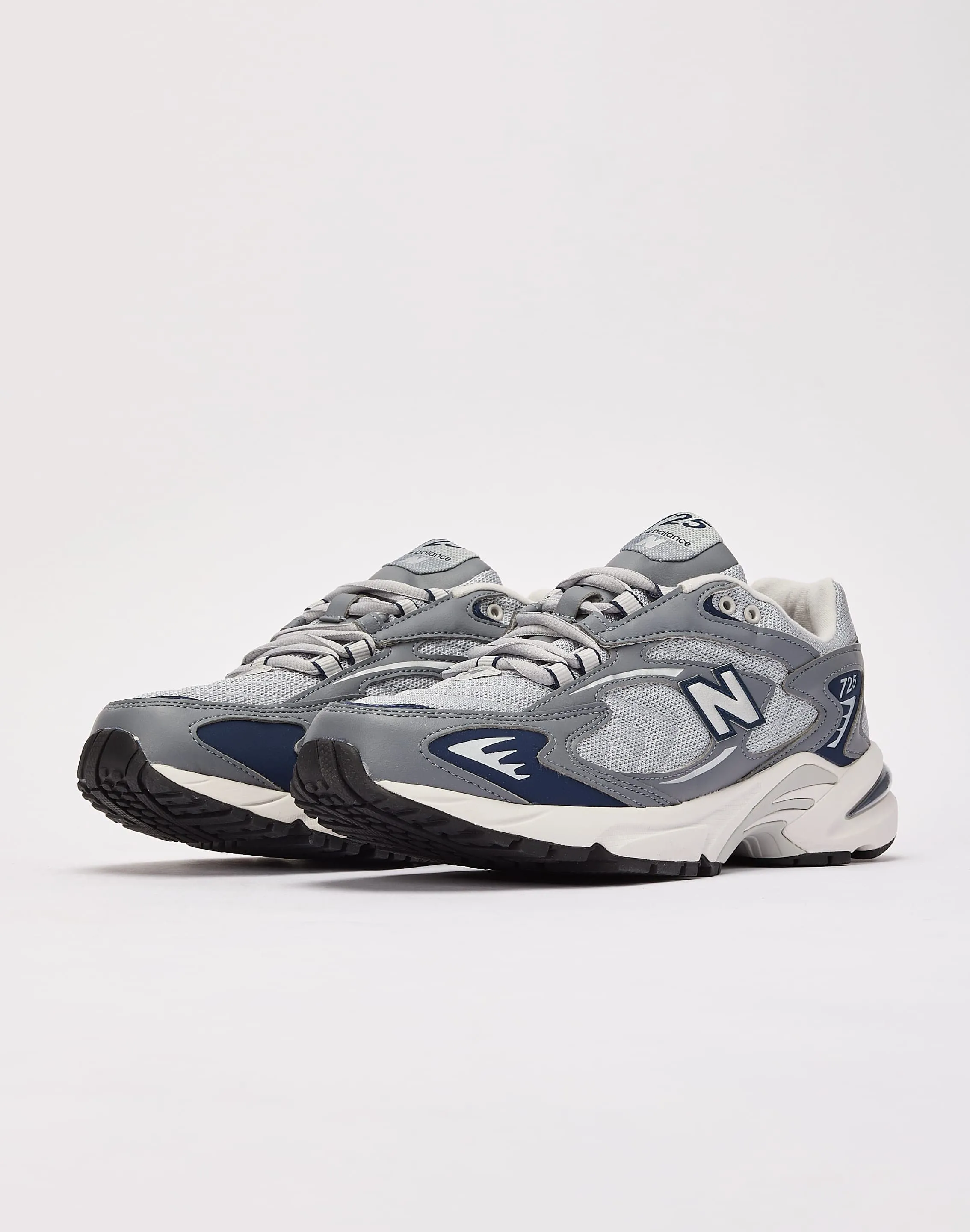 New Balance 725v1 retro - style running shoes Stability system