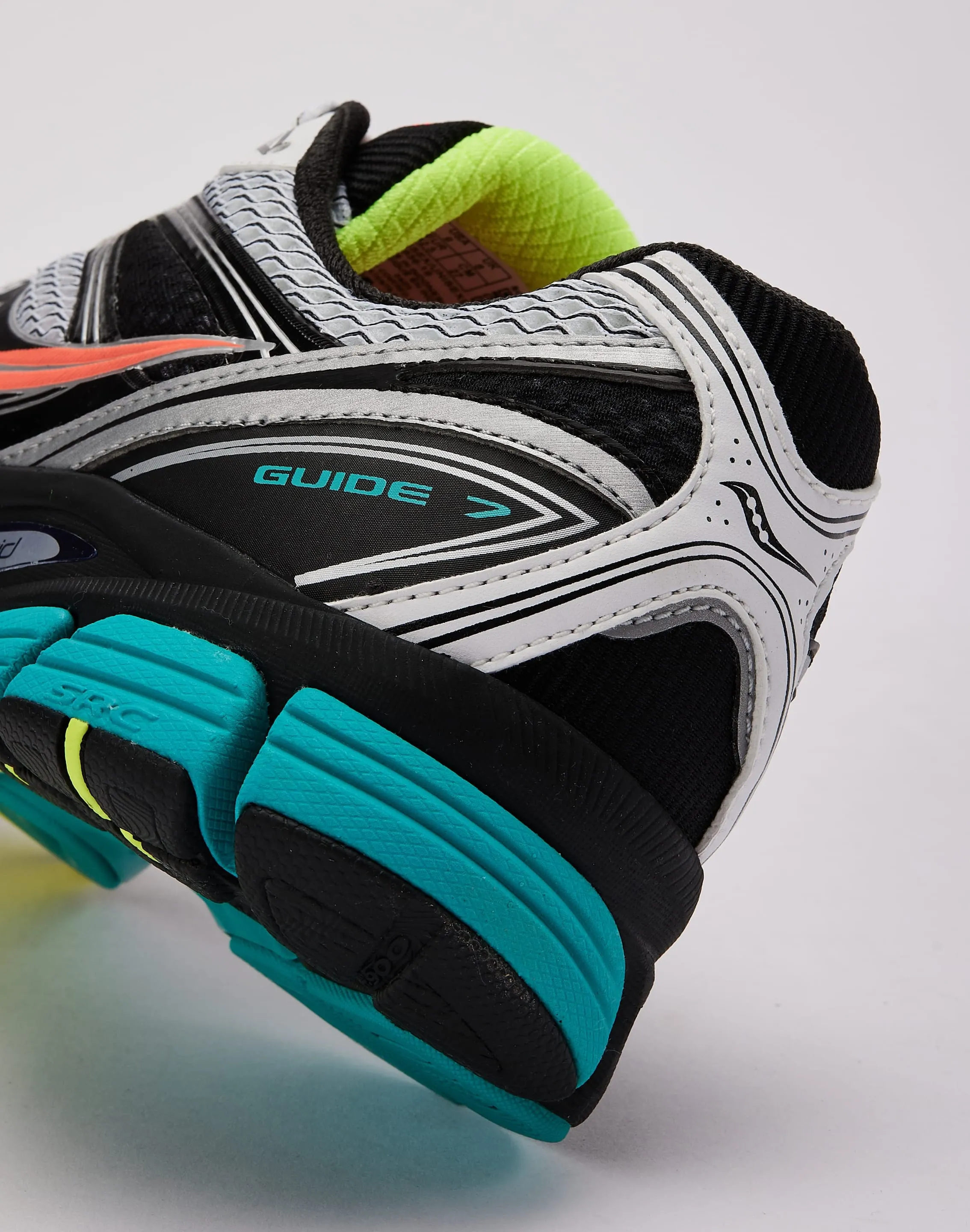 track equipment Saucony ProGrid Guide 7