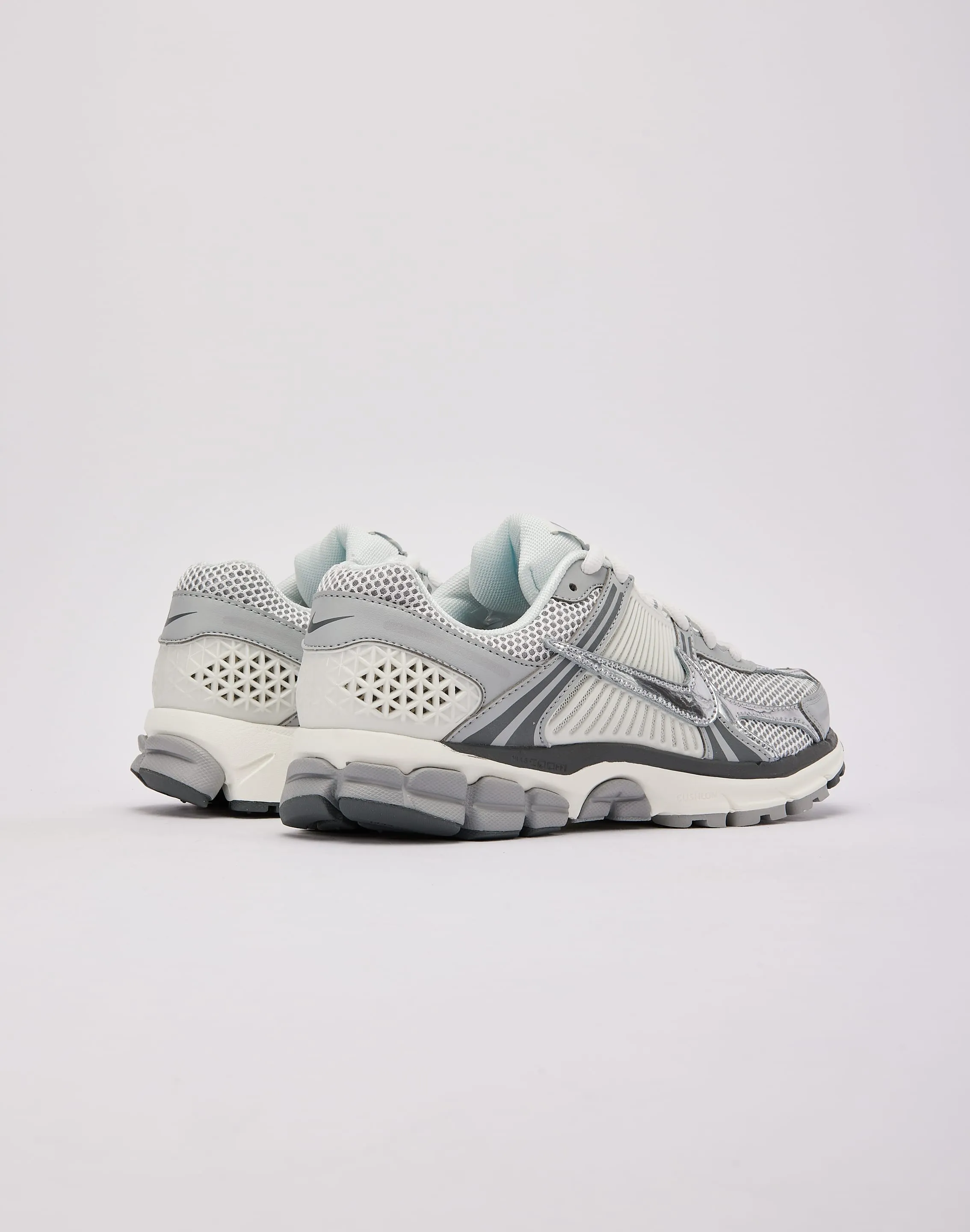 Nike Zoom Vomero 5 Lace Lock Professional Design