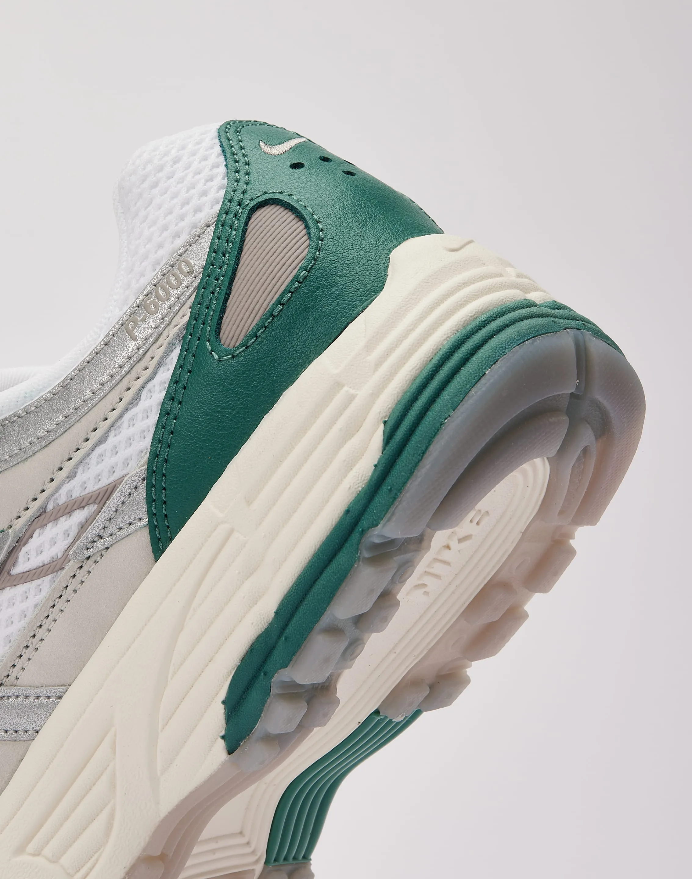Nike P-6000 Premium Stabilizing Arch Bridge