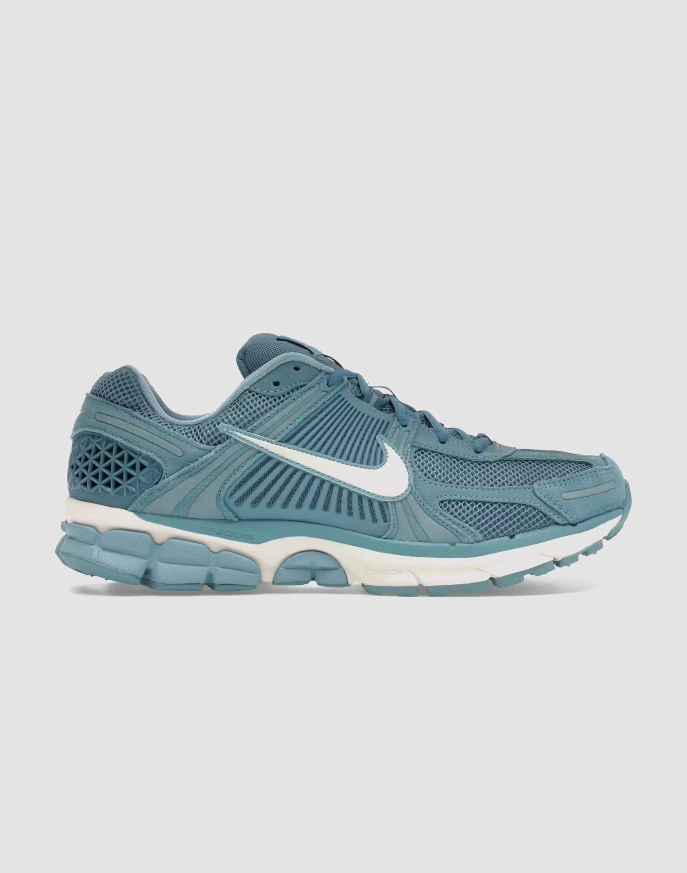 Foot Shape Heavy - duty Nike Zoom Vomero 5