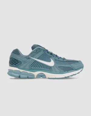 Foot Shape Heavy - duty Nike Zoom Vomero 5