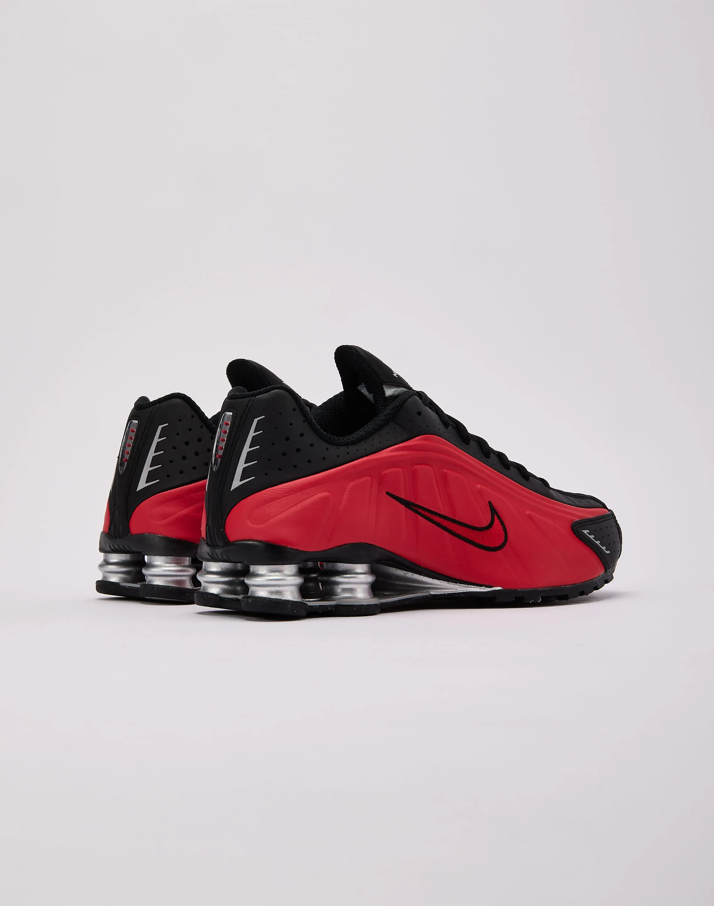 Patterned Design pre - owned shoes Nike Shox R4