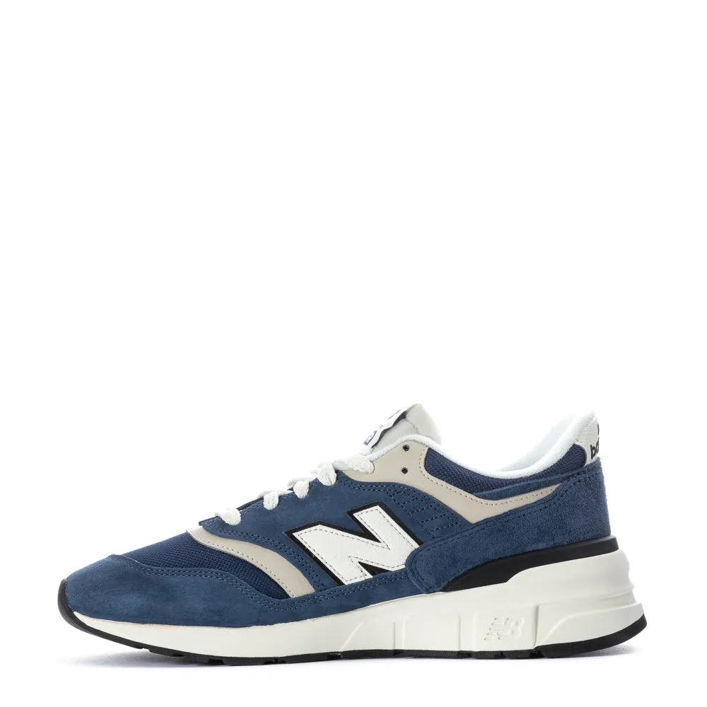 997R - Mens Flyknit Upper race - day shoe preparedness