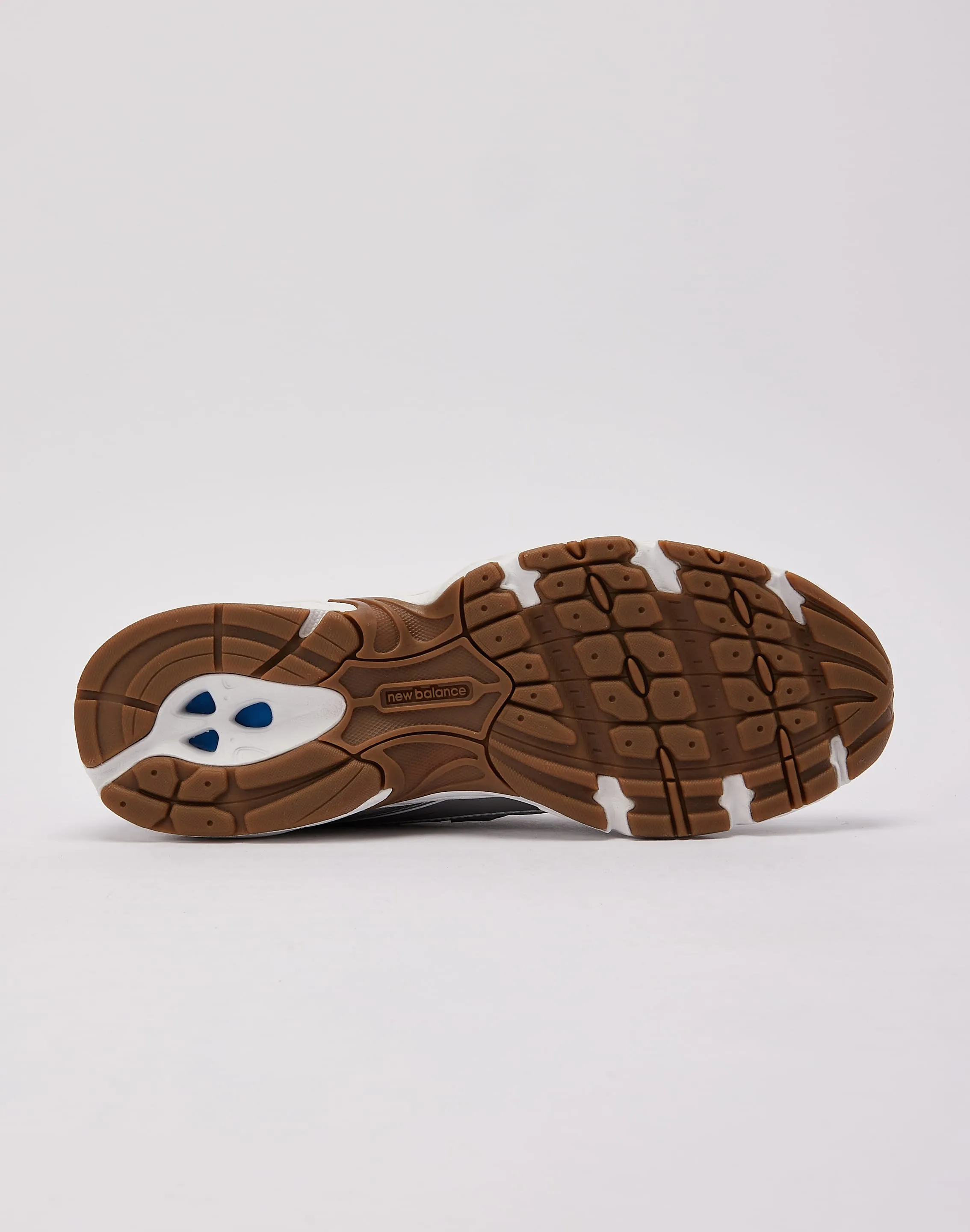 synthetic material shoes Running Companion New Balance 740