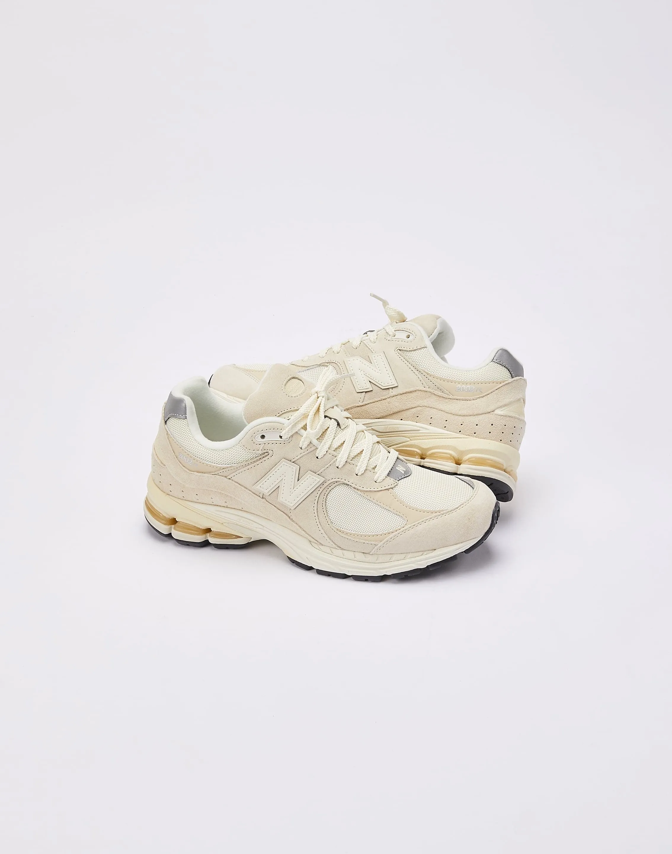 Breathable Airflow Design New Balance 2002R