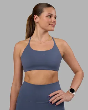 Minimalist Design Ergonomic Cut Twist Sports Bra - Night Shadow