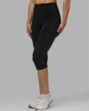 Cool Look Sleek and Stretchy Rep Ultra High-Rise 3/4 Legging Pockets - Black-Black