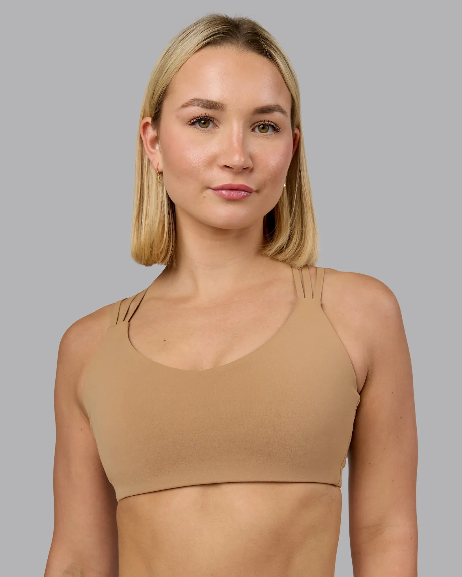 Elastic cuffs Crossback seams Push The Limit Sports Bra - Light Taupe