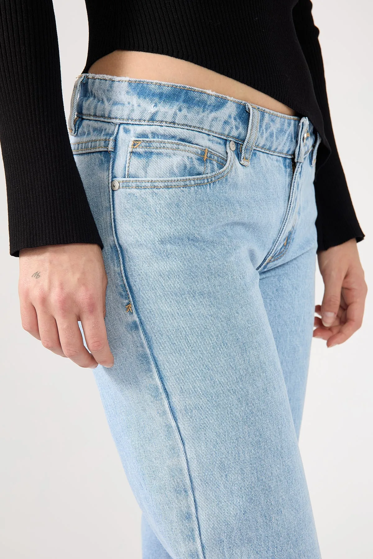 Minimalist Weekend Getaway Casual Abrand A 99 Low Straight Jean Walk Away