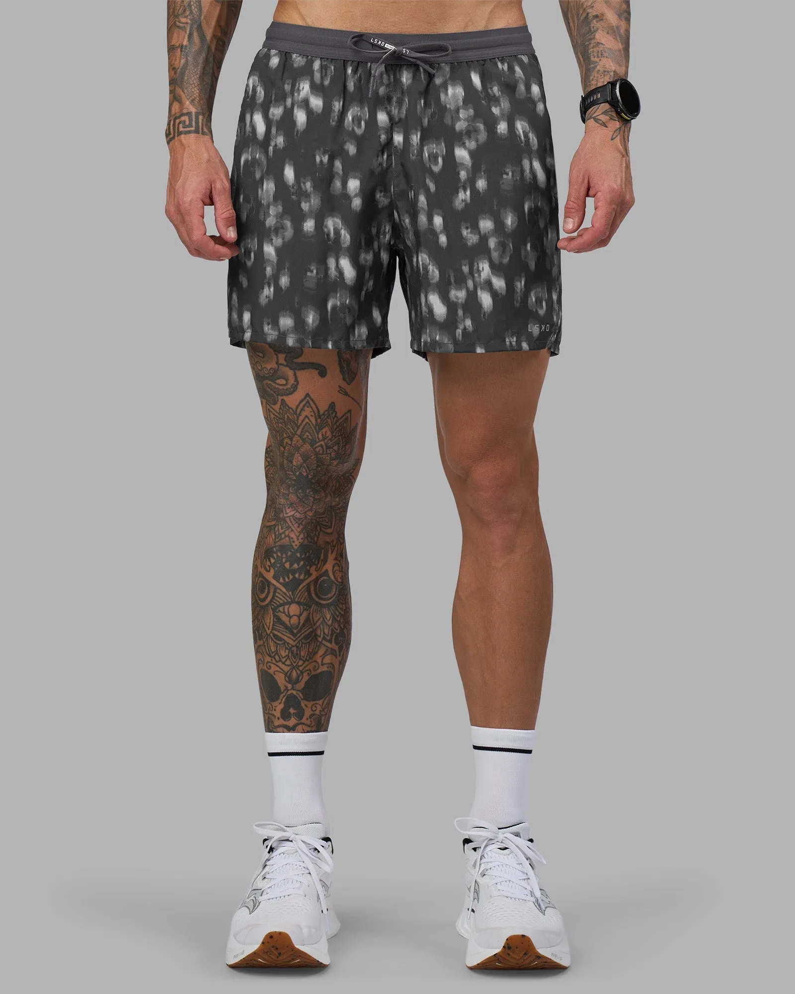 Versatile Comfort Pace 5" Lined Running Short - Markings Dark Storm Print