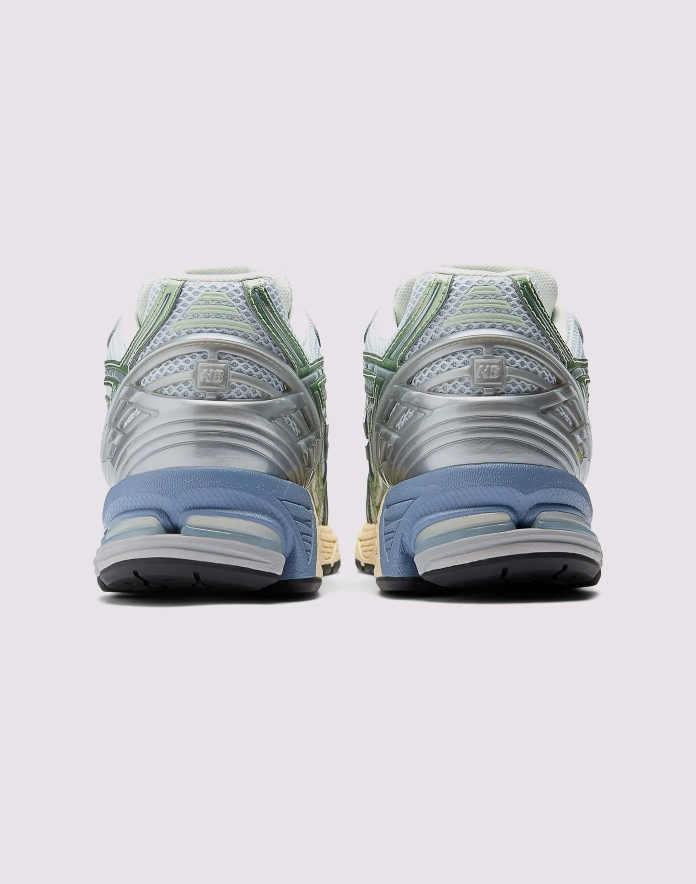 cross - training running shoes New Balance 1906R