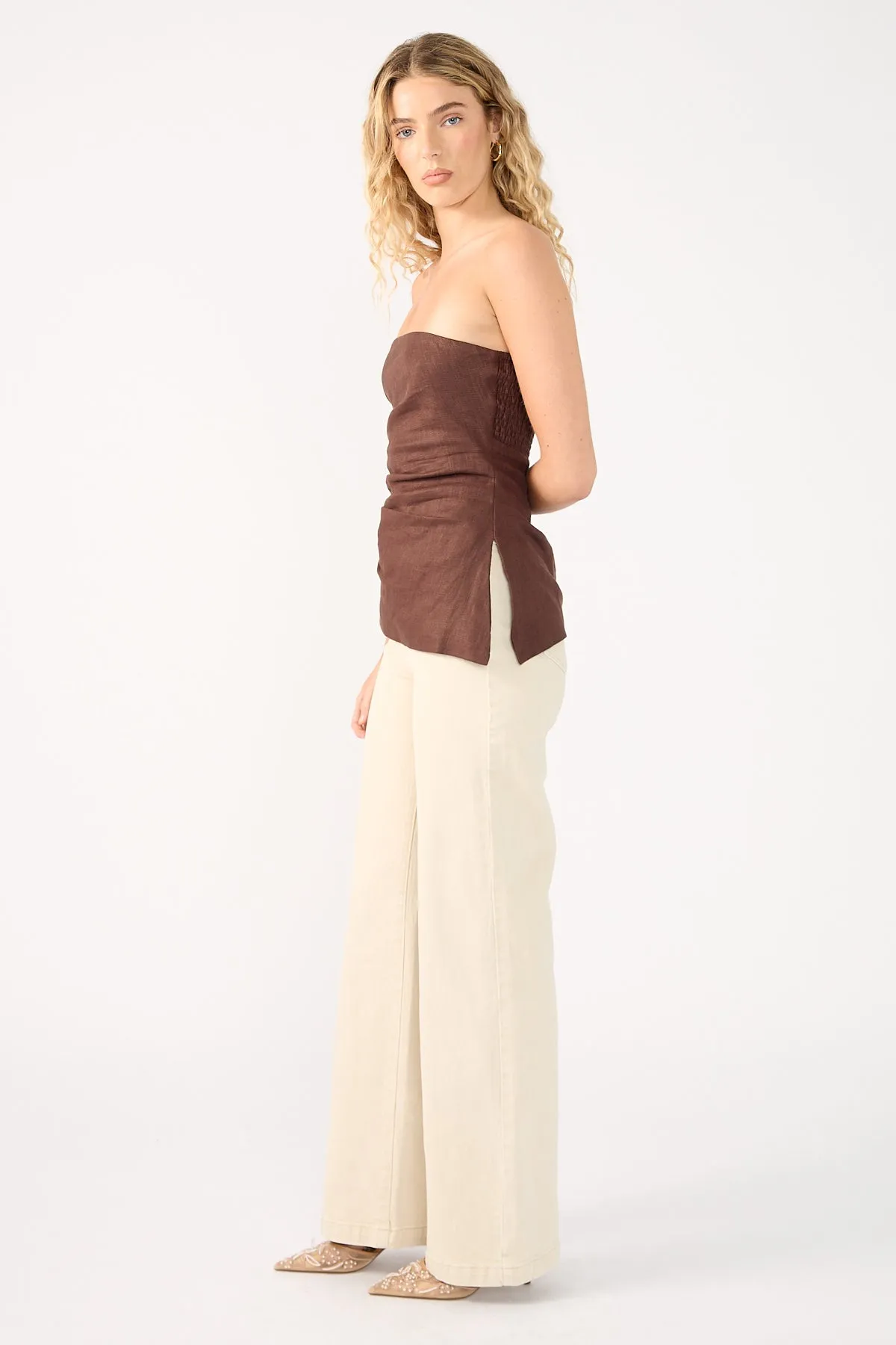 Comfortable fit Abrand A 94 High and Wide Bone Cream