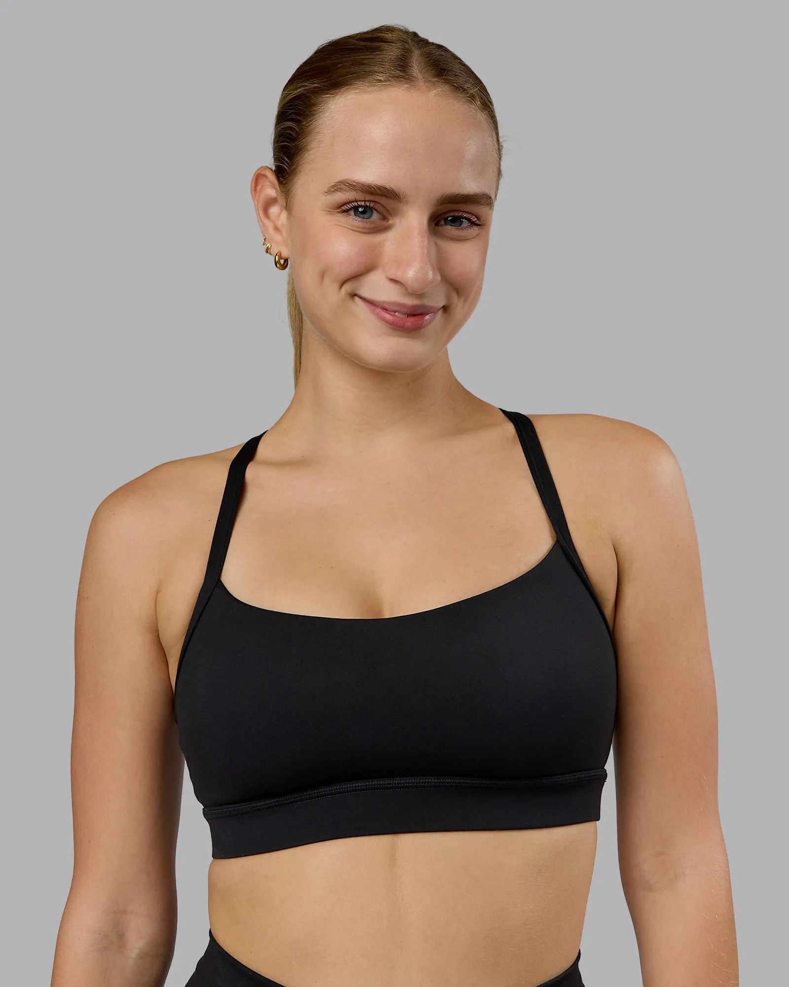 Supportive Back Different sizes seams Momentum Sports Bra D/DD/E - Black