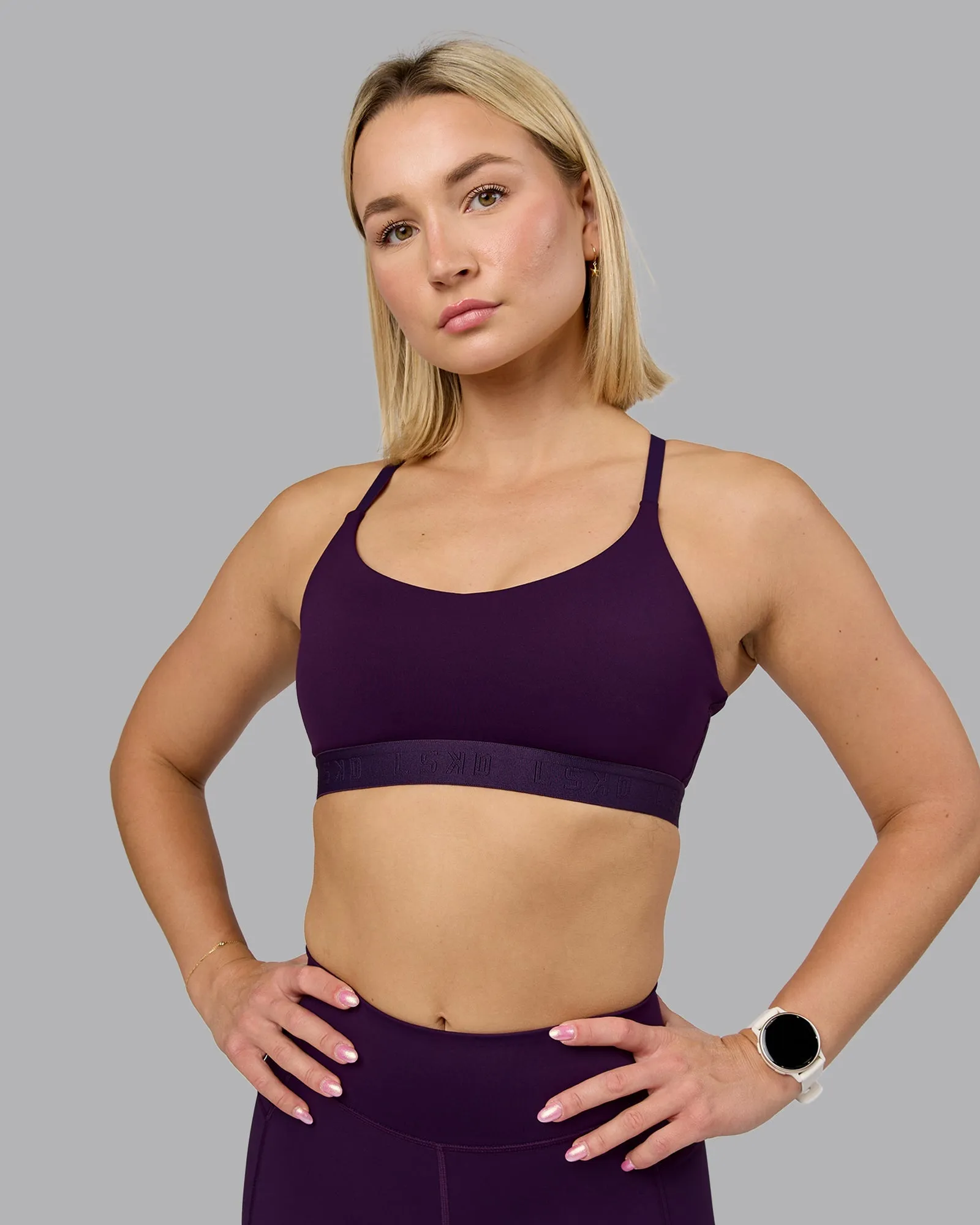 Define Sports Bra - Deep Purple slim fit