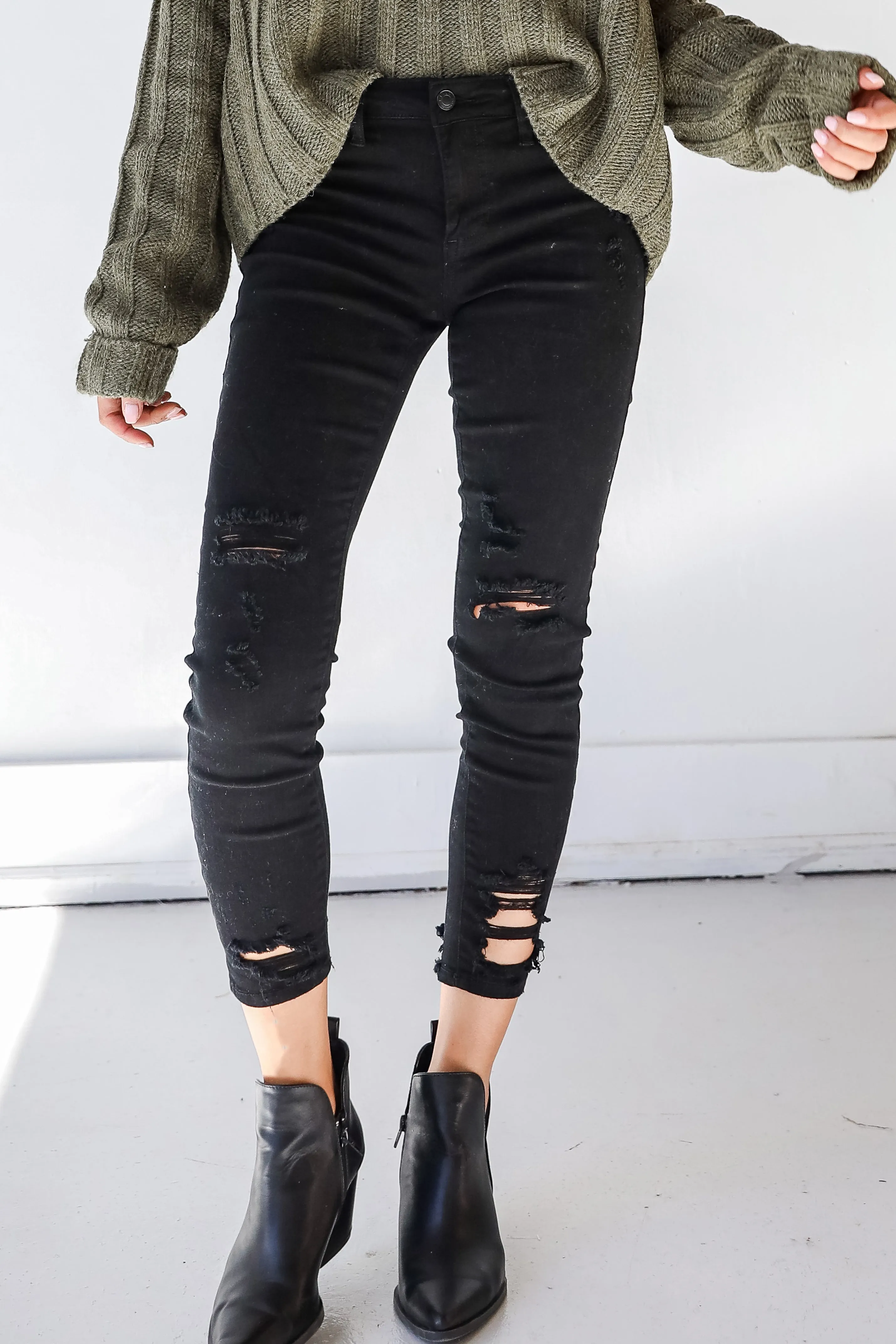 Simple Detail Blake Distressed Black Skinny Jeans