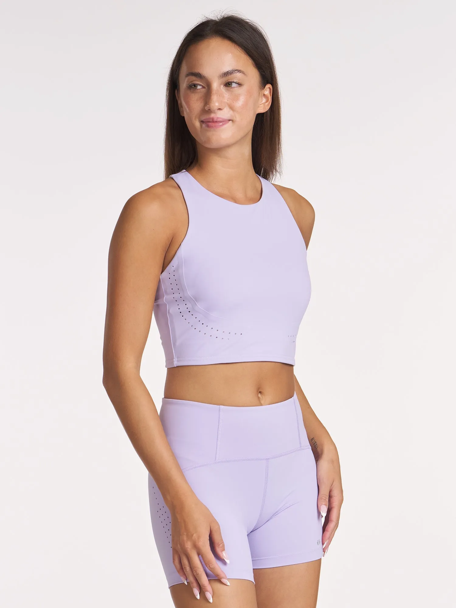 No seams Body-Hugging Fit Endure Perforated High Neck Bra