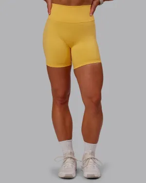Urban Comfort Fusion Ultra High-Rise 6" Short - Banana Cream