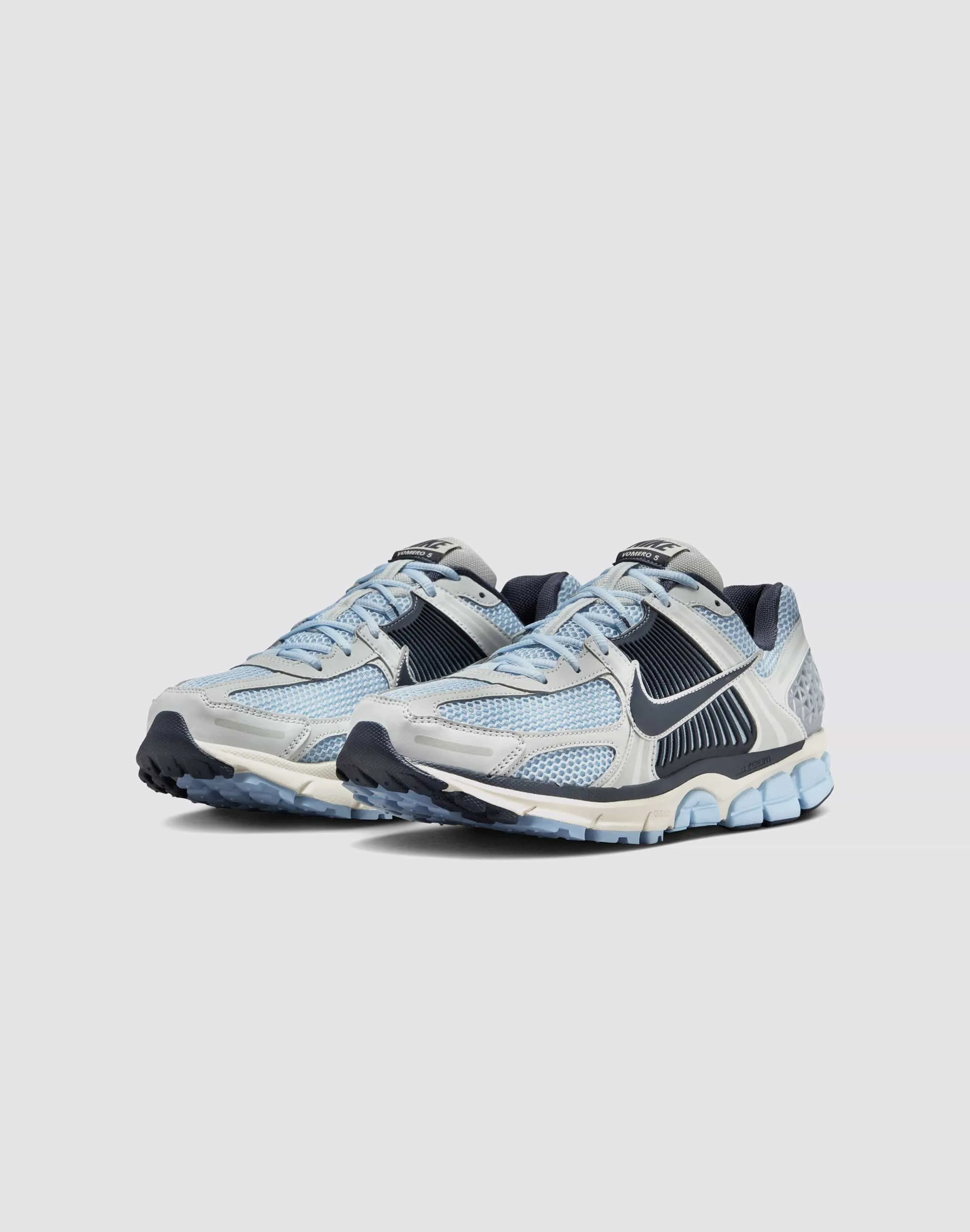 Anti Slip Tread Nike Zoom Vomero 5