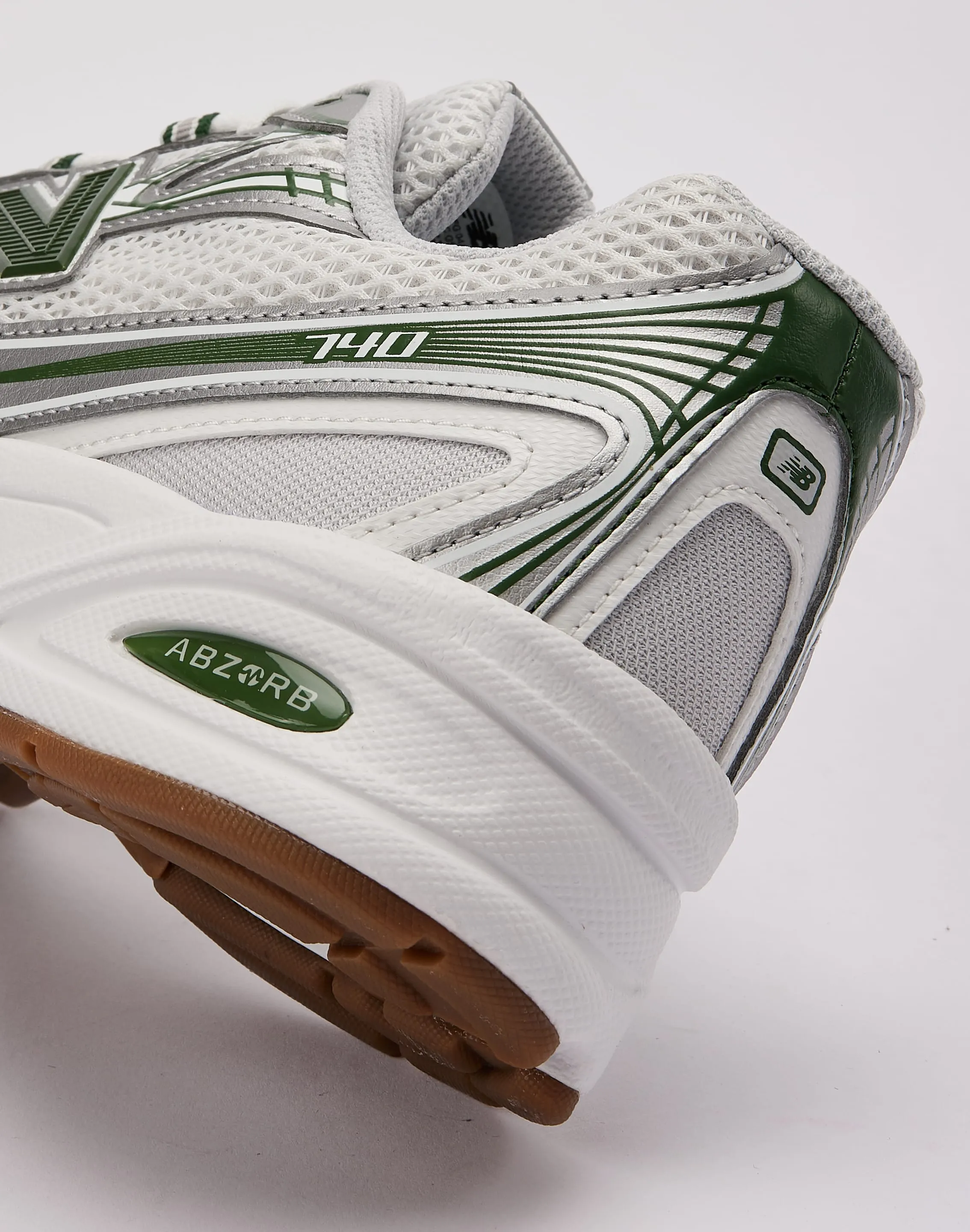 New Balance 740 provide support short - distance runner