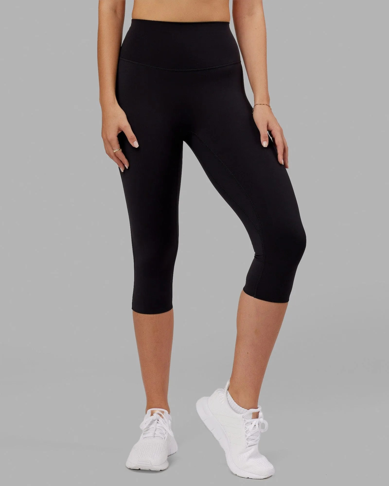 Daily Routine Fitness Lover Temperature Regulating Fabric Elixir Ultra High-Rise 3/4 Legging - Black
