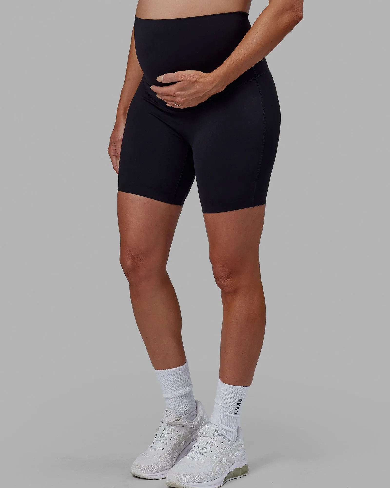 Elixir Ultra High-Rise Maternity 6" Short - Black Laser Cut Edges