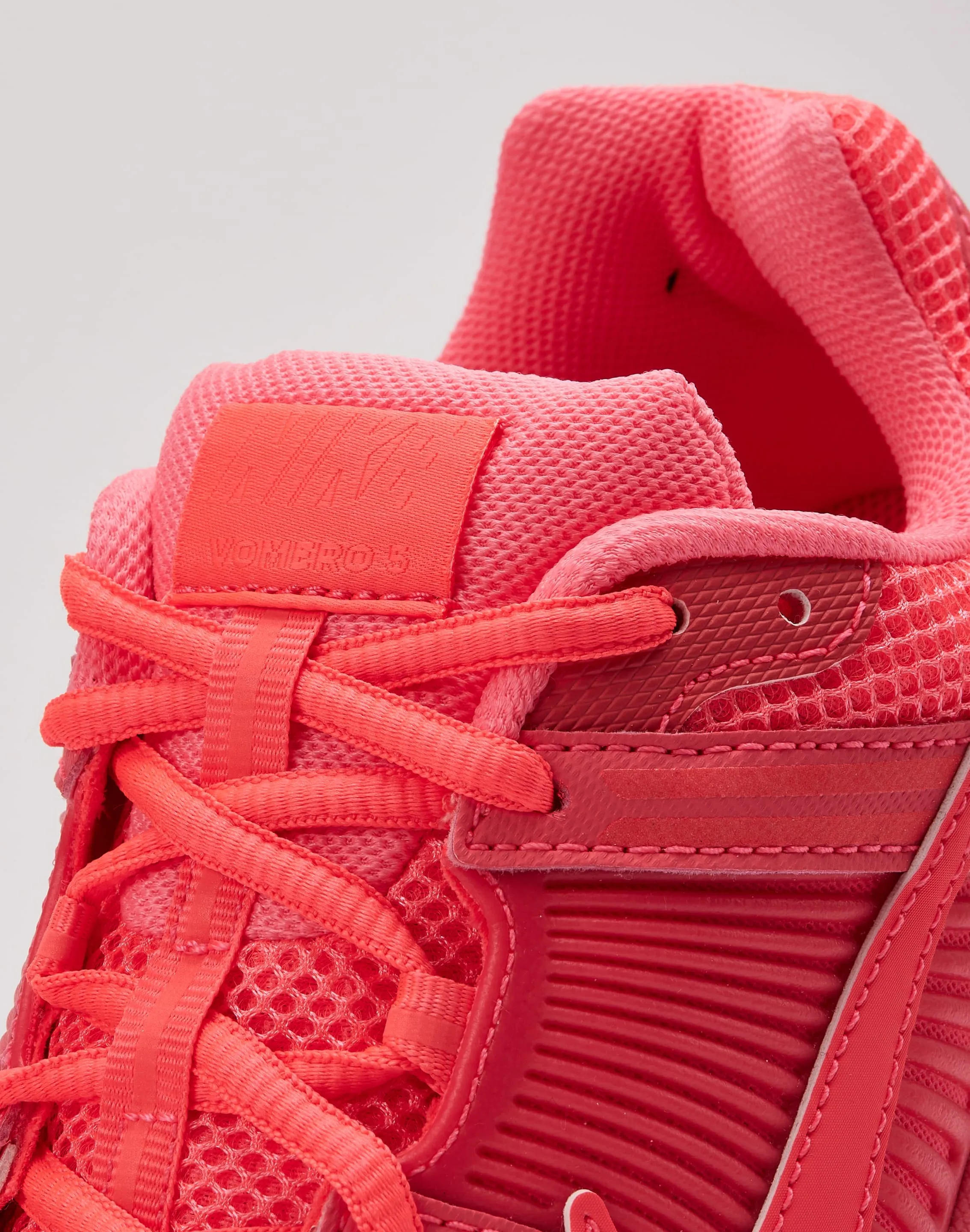 reflective running option Nike Zoom Vomero 5