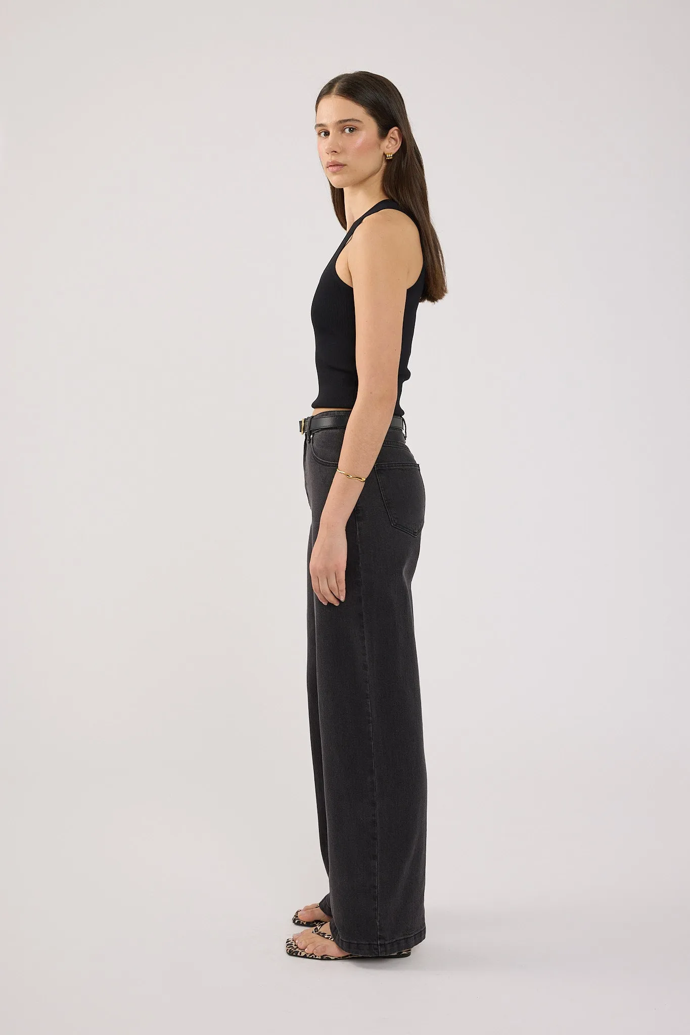Abrand A 94 High and Wide Sophie Washed Black Fashion Lover Minimalist Slim Sunny Vibes Festival Outfit