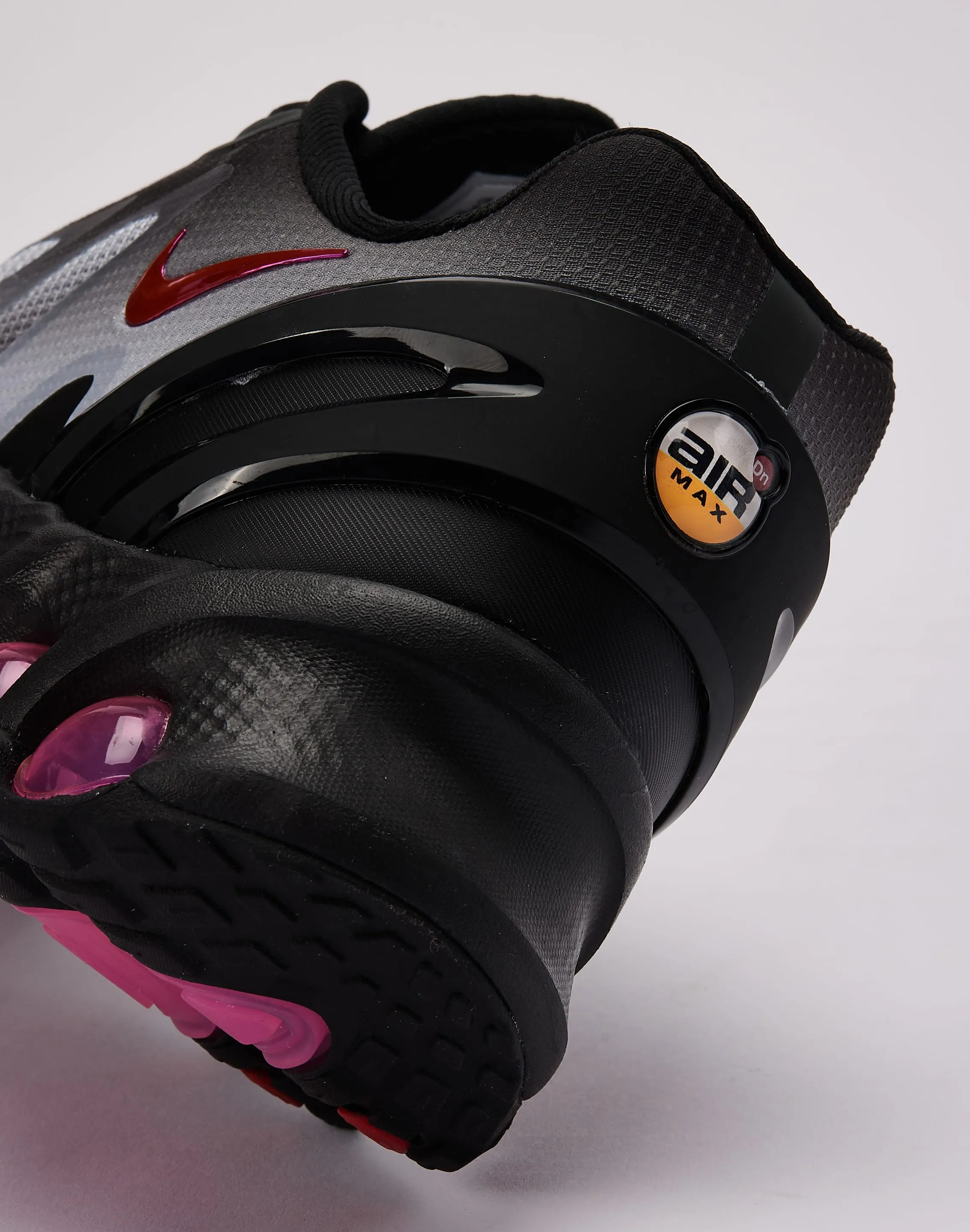 Hyper Elastic Frame Nike Air Max Dn8