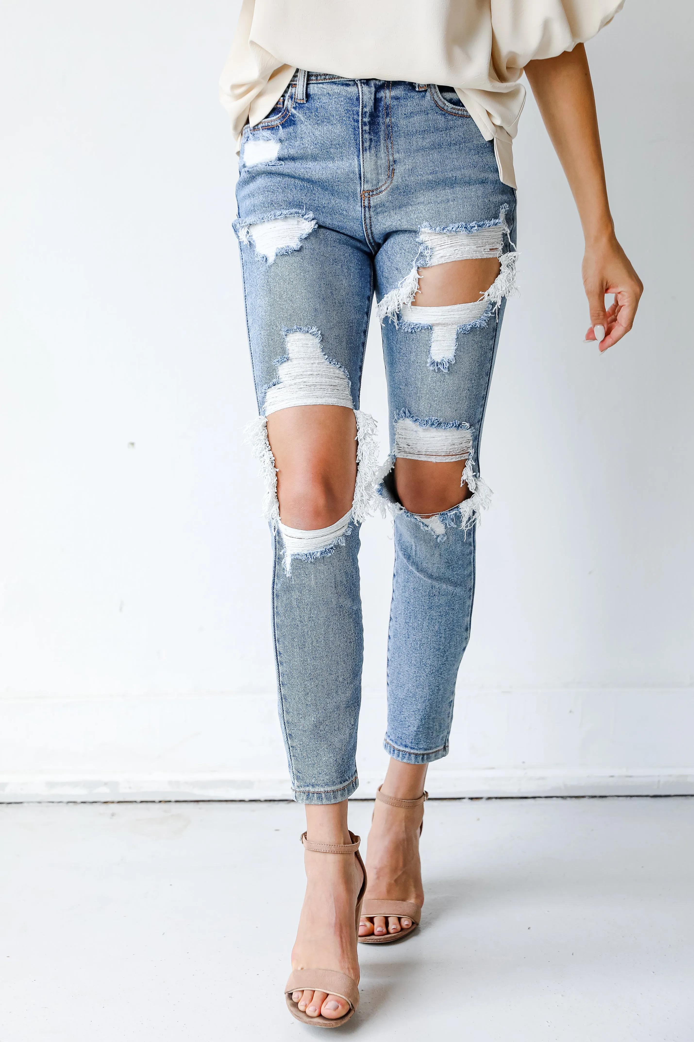 Beach Day Brunch Outfit Elegant Universal Fit Design FINAL SALE - Lainey Distressed Mom Jeans